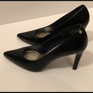 Tommy Hilfiger Black pumps with heels